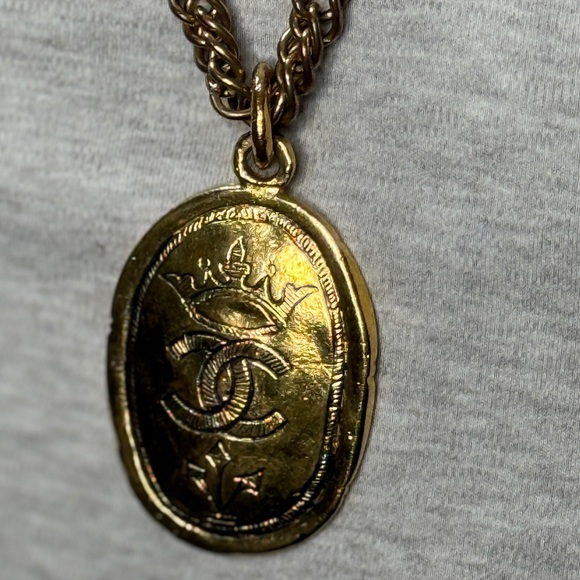 CHANEL 24K GOLD PLATED NECKLACE - Picture 1 of 3
